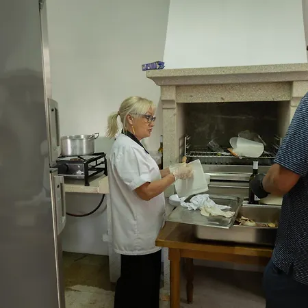 Pensionat Coracao De Viana Al 4*